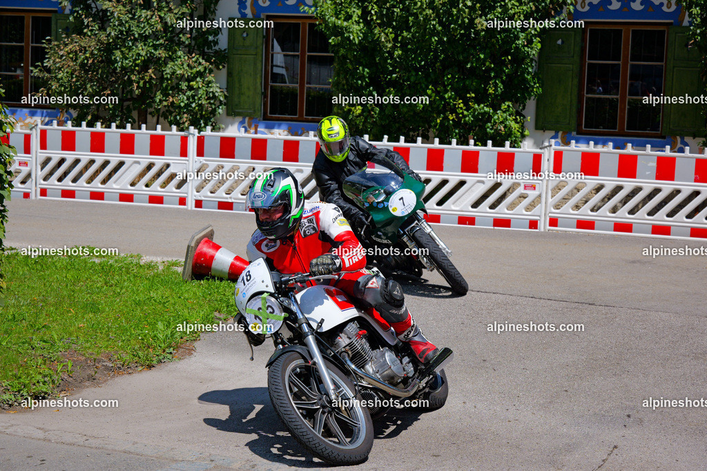 P1036859-2 | Erleben Sie atemberaubende, hochqualitative Fotos Ihrer Fahrt entlang der malerischen Alpenstraßen. Besuchen Sie alpineshots.com, um professionelle Aufnahmen Ihrer unvergesslichen Reise zu finden und zu kaufen - Realisiert mit Pictrs.com