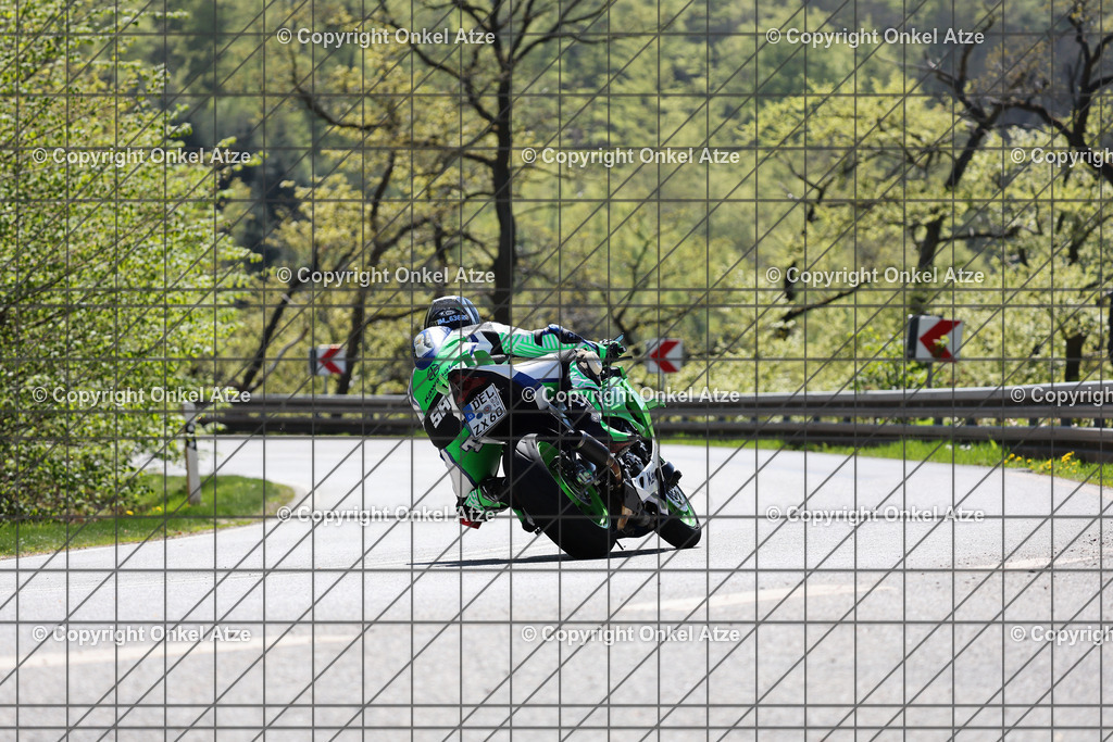 IMG_7013 | Fotograf am Kyffhäuser. Onkel Atze. Kyffhäuser Rennstrecke. Café36. Motorsportfotografie. - Realisiert mit Pictrs.com