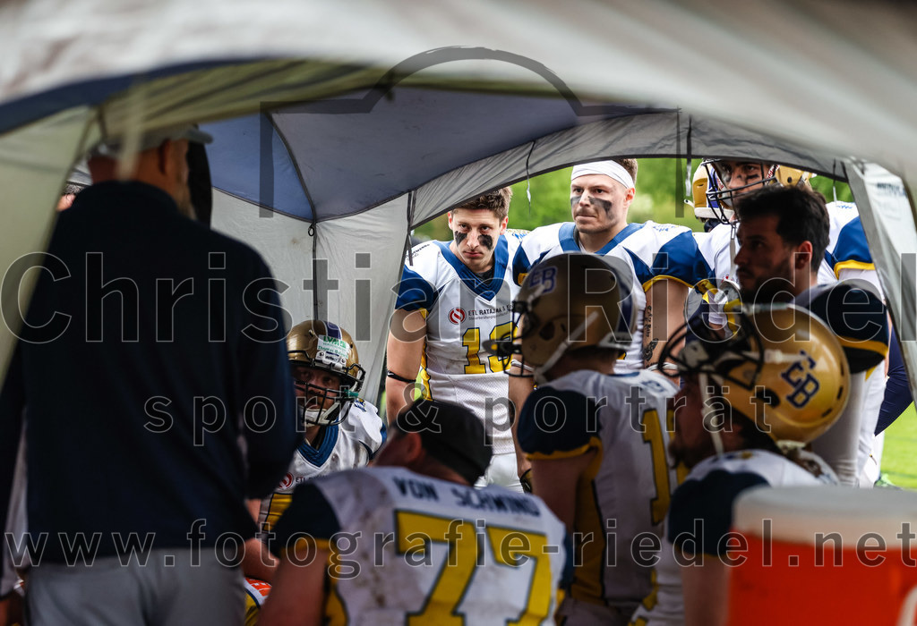 2022-04-30_069_Erding_Bulls_gegen_Regensburg_Phoenix | Erding, Deutschland, 30.04.2022:
Football, Regionalliga 2022, 1. Spieltag, Erding Bulls gegen Regensburg Phoenix

Foto: Christian Riedel / fotografie-riedel.net