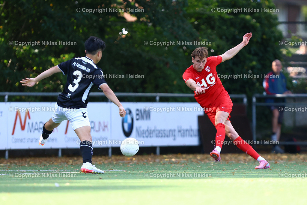 NH_Teutonia05_EimsbüttelerTV_OberligaHamburg_20092025 | #3 Ryusei Abe (Teutonia 05), #11 Merlin Sinanovic (Eimsbütteler TV)Fußball I Herren I Gamesright Oberliga Hamburg I Saison 2025-2026  I 9. Spieltag I Teutonia 05 - Eimsbütteler TV I 20.09.2025 I Sportplatz Kreuzkirche