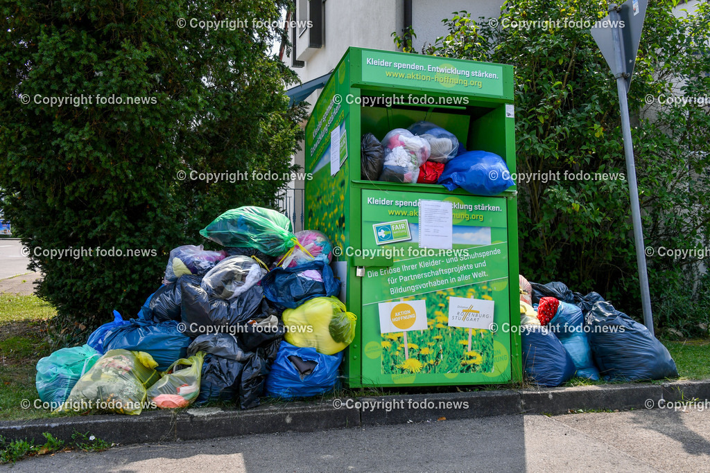 Deutschland_ Baden-Wuerttemberg_ Goeppingen_ 16.08.2025-11 | 16.08.2025, Deutschland, GER, Baden-Wuerttemberg, Goeppingen, im Bild Themenbild, Altkleider, Altkleidercontainer, Kleiderspende, Secondhand, Recycling, Wiederverwertung, Textilentsorgung, Nachhaltigkeit, Kleidertonne, Kleidung sammeln, Gebrauchtkleidung, soziale Projekte, Umweltschutz, Ressourcenschonung, Textilrecycling, Hilfsorganisation, Containerstandort, Sortierung, Wiederverwendung, Sammelaktion, Feature, Symbolbild