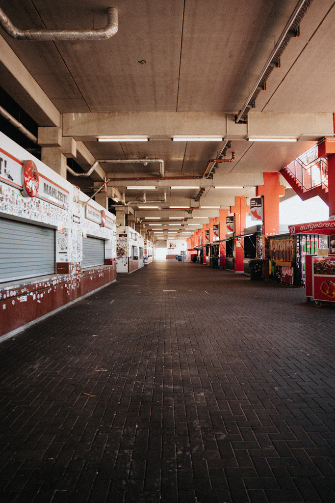 FCP07110 | Der offizielle Shop für FC St. Pauli Fotos. Wähle aus Spielszenen & Fanmomenten dein FCSP Wunschformat. Wir liefern Millerntor-Atmosphäre.