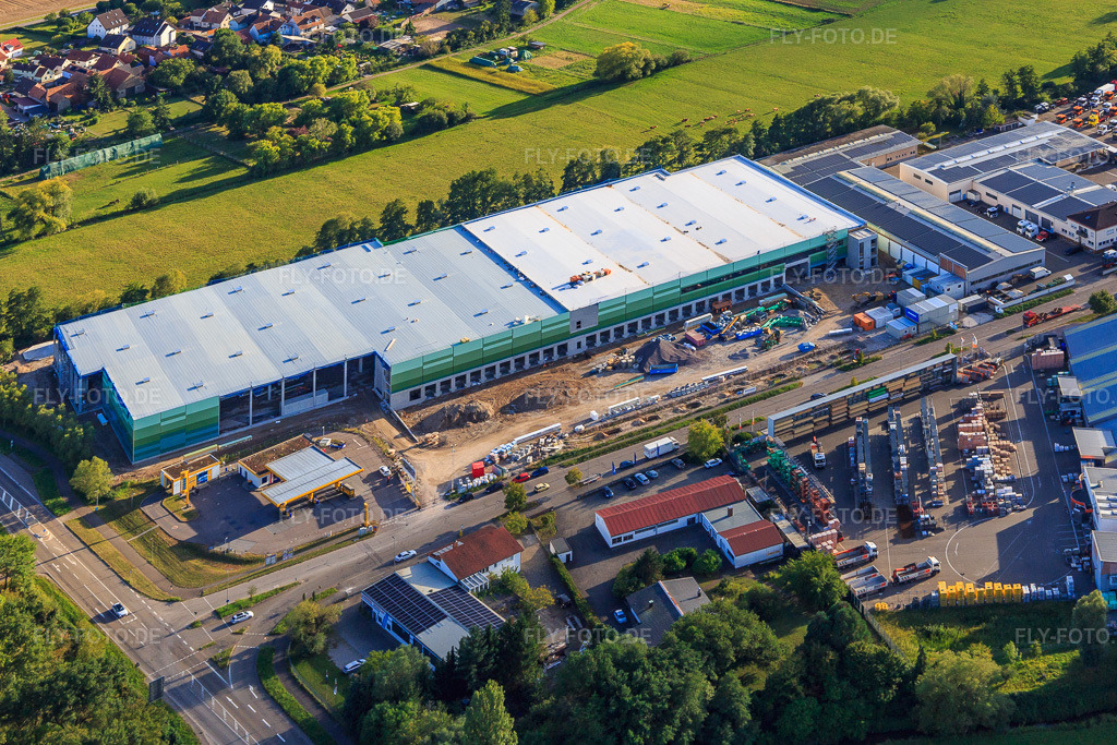 Luftbild: Baustelle zum Bau des neuen Logistikpark der HANSAINVEST und DFI-Real-Estate Kandel nach Abriss des OBI-Markts im Ortsteil Minderslachen in Kandel im Bundesland Rheinland-Pfalz in Deutschland. – Foto: IMG_149501.jpg vom 31.08.2025 durch Werner Riehm/FLY-FOTO.de – Auflösung des Originals: 5472 x 3648 px – Entdecke HANSAINVEST | Kapital-verwaltungs-gesellschaft: Hansainvest – DFI Real Estate - Driving Future Innovation