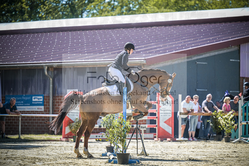 DOS_0827 | Entdecke hochwertige Reitturnierfotos von Foto Oger. Professionell, emotional und authentisch – jetzt Lieblingsmomente im Shop bestellen.Deutschlandweite Turnierfotografie. - Realisiert mit Pictrs.com