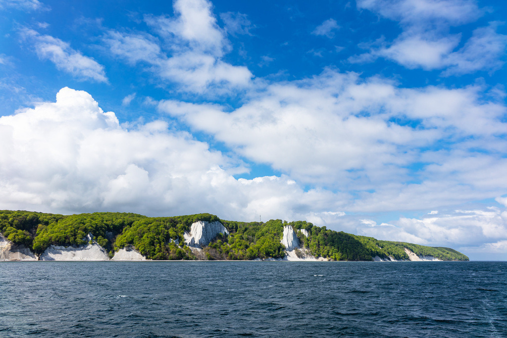 Kreidefelsen an der Ostseeküste auf der Insel Rügen | Kreidefelsen an der Ostseeküste auf der Insel Rügen.                   