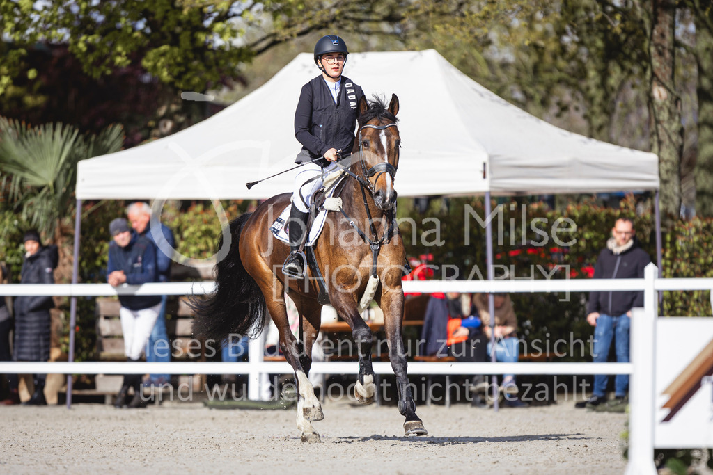 240424_Lemwerder_Stil-L-155 | Deine schönsten Turniermomente als professionelle Fotos! Entdecke hochwertige Pferdesport-Fotografie im Online-Shop. Jetzt Fotos finden & bestellen!