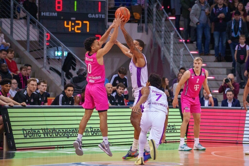 29.12.2024 BBL, Deutsche Basketball Bundesliga Saison 2024/25, 14. Spieltag: Telekom Baskets gegen BG GöttingenBild: | 29.12.2024 BBL, Deutsche Basketball Bundesliga Saison 2024/25, 14. Spieltag: Telekom Baskets gegen BG GöttingenBild: - Realisiert mit Pictrs.com