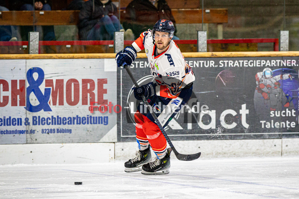 TSV Peißenberg Miners vs ESC Kempten SHARKS | Eishockey Bayernliga Vorbereitung 2024/2025, TSV Peißenberg Miners vs ESC Kempten SHARKS, 20241004,Mauro SEIDER (SHARKS 91) in Aktion, Freisteller,2024-10-04 in Peißenberg (Eisstadion)Mauro SEIDER (SHARKS 91)Copyright: WolfgangxLindner