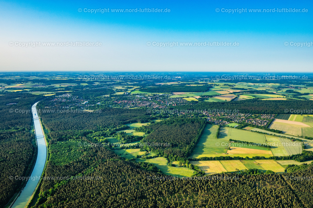 Bad_Bevensen_ELS_3348050623 | BAD BEVENSEN 05.06.2023 Kanalverlauf und Uferbereiche des Verbindungs- Kanales Mittellandkanal in Bad Bevensen im Bundesland Niedersachsen, Deutschland. // Canal course and shore areas of the connecting canal Mittelland Canal in Bad Bevensen in the state Lower Saxony, Germany. Foto: Martin Elsen