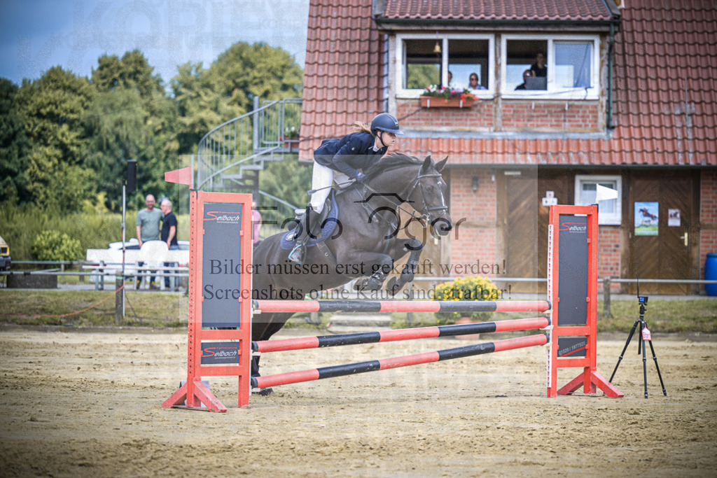 DOS_6785 | Entdecke hochwertige Reitturnierfotos von Foto Oger. Professionell, emotional und authentisch – jetzt Lieblingsmomente im Shop bestellen.Deutschlandweite Turnierfotografie. - Realisiert mit Pictrs.com