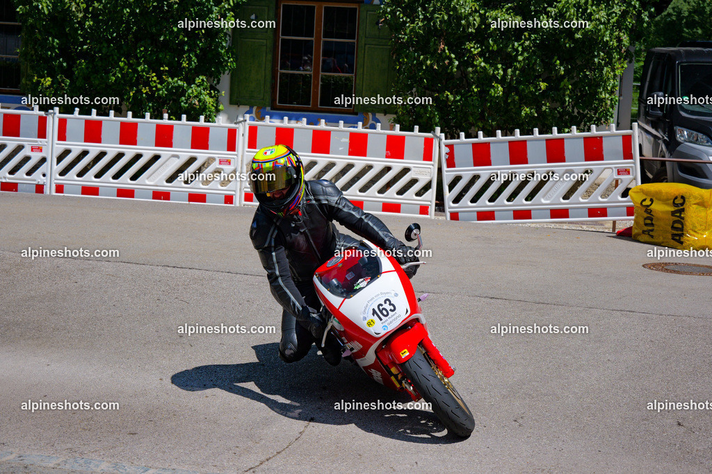 P1036852-2 | Erleben Sie atemberaubende, hochqualitative Fotos Ihrer Fahrt entlang der malerischen Alpenstraßen. Besuchen Sie alpineshots.com, um professionelle Aufnahmen Ihrer unvergesslichen Reise zu finden und zu kaufen - Realisiert mit Pictrs.com