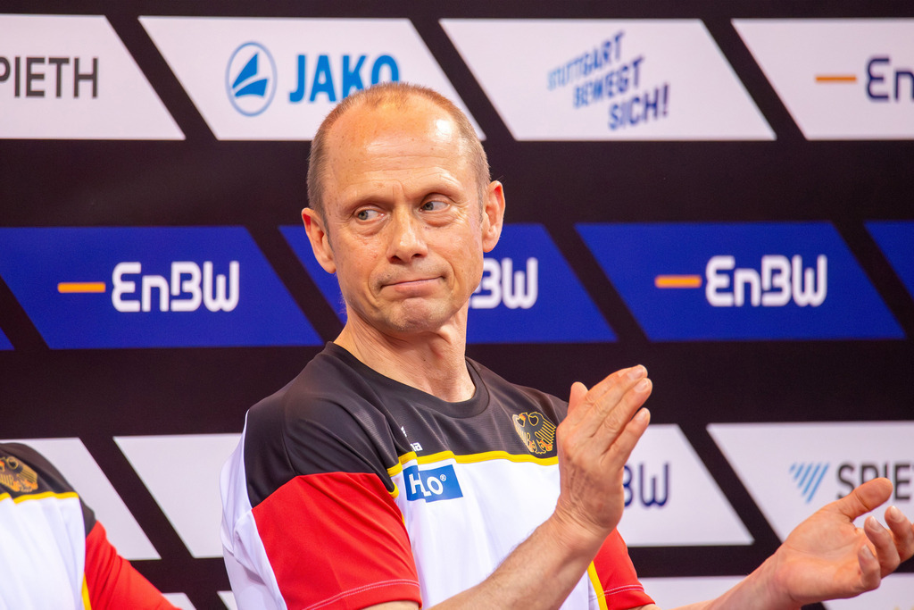EnBW DTB-Pokal Stuttgart 2025, Mixed Cup***Bild: Jens Milbradt, Cheftrainer der Männer | EnBW DTB-Pokal Stuttgart 2025, Mixed Cup***Bild: Jens Milbradt, Cheftrainer der Männer - Realisiert mit Pictrs.com