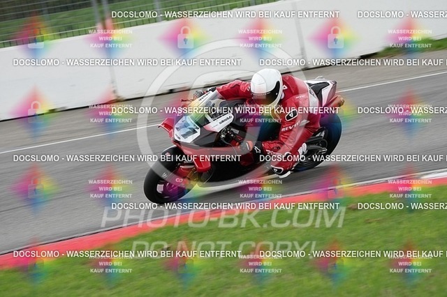 2025_08_04_PBK_12167 | Sportfotografie; SlowMotion; Video; Rennstrecke; Hafeneger; RSE; Speer; Trackday; Motorsportarena; Hockenheimring; Brno; Most; Barcelona; Valencia, Benny; Kaetzmer;