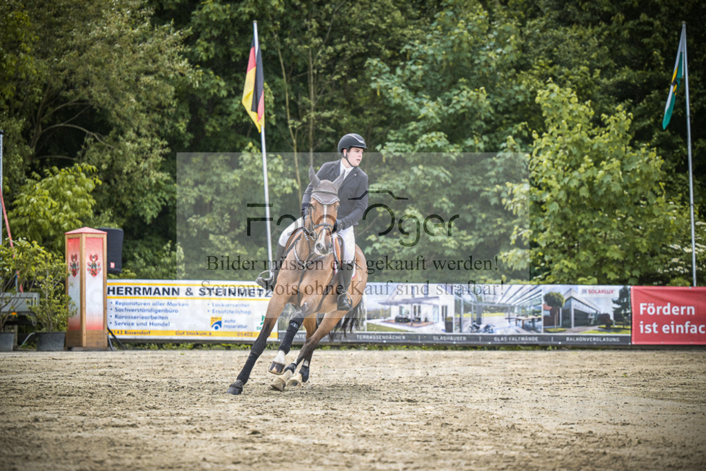 DOS_6588 | Entdecke hochwertige Reitturnierfotos von Foto Oger. Professionell, emotional und authentisch – jetzt Lieblingsmomente im Shop bestellen.Deutschlandweite Turnierfotografie. - Realisiert mit Pictrs.com
