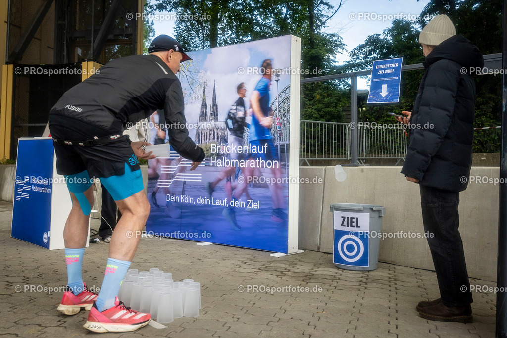 23. ASV Nachtlauf; Koeln, 13.05.26 | Impressionen vom 23. ASV Nachtlauf am 13.05.26 am Tanzbrunnen in Koeln. Foto: BEAUTIFUL SPORTS/Leah Kohring