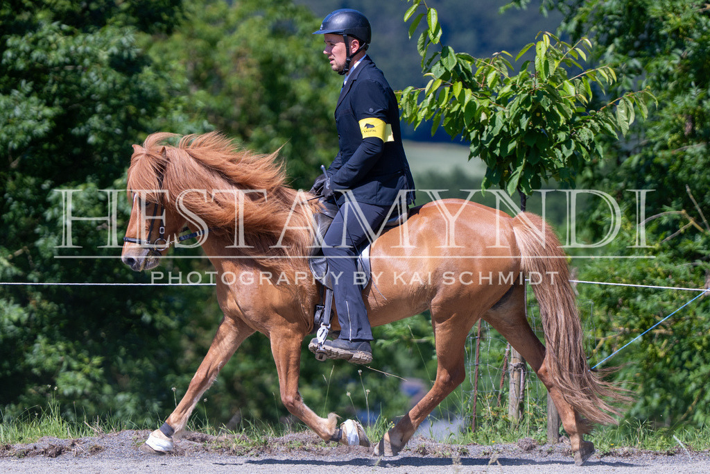 KAI09948 | Ihr sucht einen Fotografen für eure nächste OSI? Ich begleite auch euer Turnier für Islandpferde fotografisch.  - Realisiert mit Pictrs.com