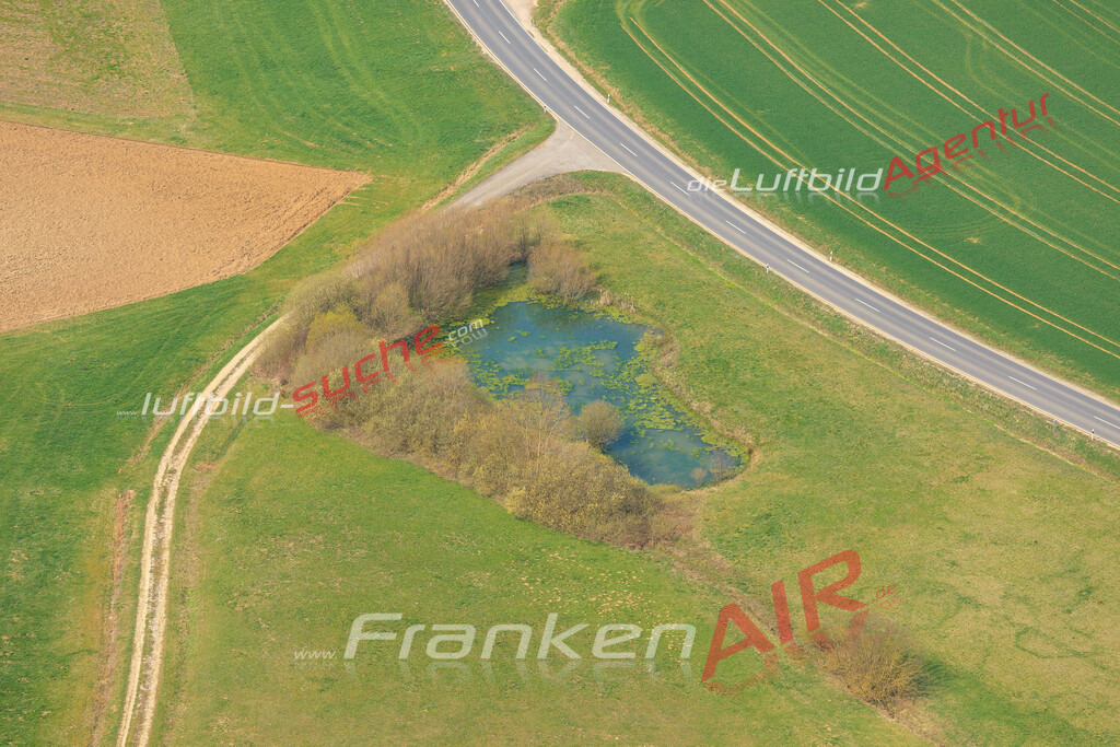 Luftbild von Klosterlangheim Lichtenfels - Luftaufnahme wurde 2016 von https://frankenair.de mittels Flugzeug (keine Drohne) erstellt - die Geschenkidee