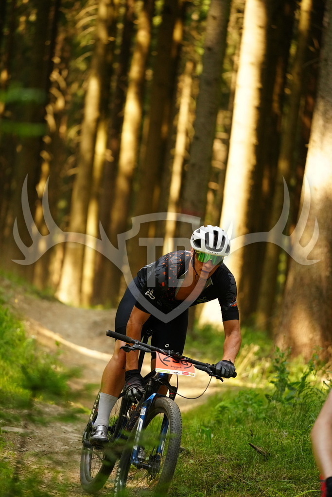 FC102665 | Fotogalerie der Treibjagd im Dunkelwald - Dein MTB Etappenrennen im Erzgebirge - Realisiert mit Pictrs.com