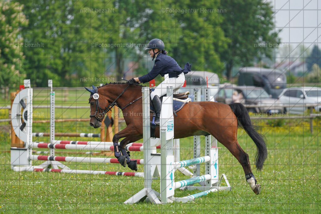 20240509-FAH02234 | Turnierbilder der Turnierfotografen Bayern, Pferdesport Fotografie, Reitsportbilder, Turnier Landberg am Lech, Turnierbilder bayern, Fotoagentur Herrmann