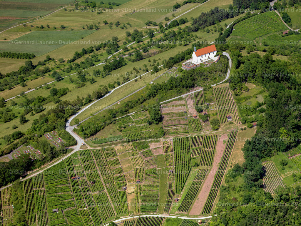 2824926 | Wurmlinger Kapelle St.Remigius am Hang mit Weinbergen, Tübingen