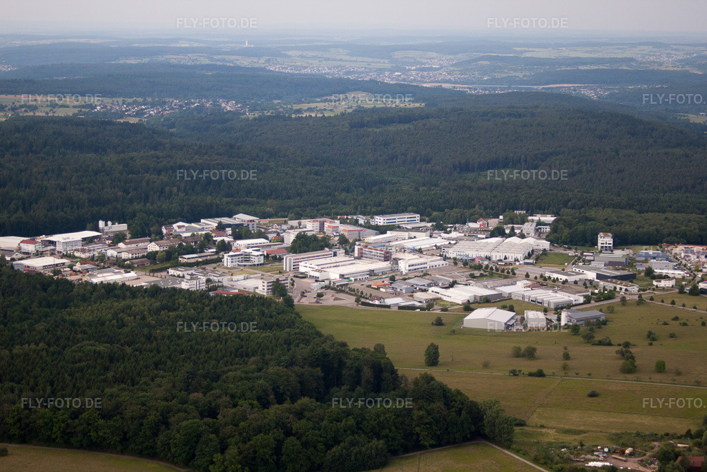 Luftbild: Gewerbegebiet von Süden im Ortsteil Im Stockmädle in Karlsbad im Bundesland Baden-Württemberg in Deutschland. Foto: IMG_66762.jpg vom 07.06.2014 durch Werner Riehm/FLY-FOTO.de