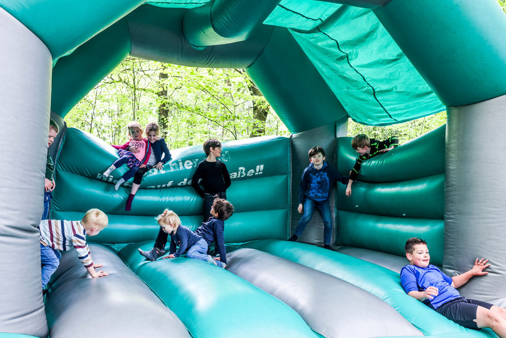 top-top.de 240505-019 | Foto, Video, Fotografie, Videografie, Fotobox, DJ, Discjockey, Musik, Musikbox, Veranstaltung, Photobooth, Amazon, Ebay, Buchtipp, Bestseller, Autor, Verlag, Buch, Wesel, Hamminkeln, NRW, Dinslaken, Rees, Drohne, Hochzeit, Party, Fotobox, Wesel, Fotograf