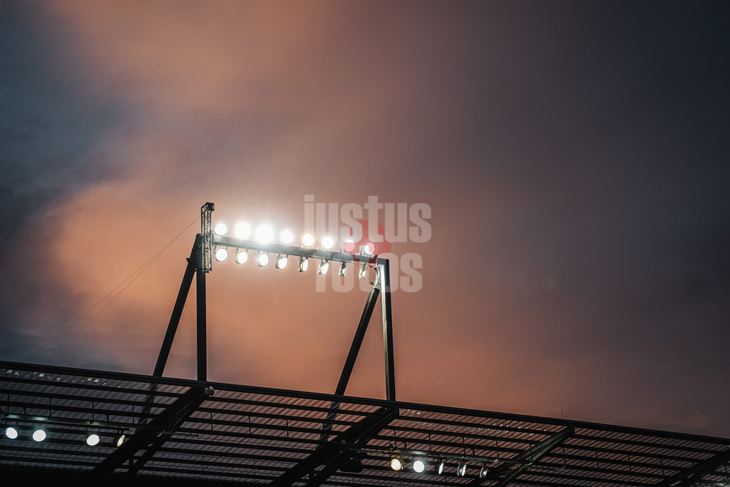 Fußball | Männer | Saison 2025/2026  | Fußball-Bundesliga | 30. Spieltag | FC St. Pauli vs. 1. FC Köln | 17.04.2026 | Das Flutlicht im Millerntor Stadion