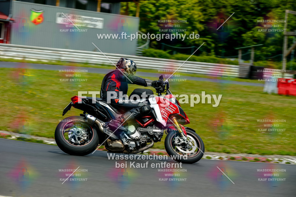 VBK-4906 | Hier findet Ihr Bilder von Touristenfahrten auf der Nürburgring Nordschleife oder von anderen Veranstaltungen die ich besucht habe. Viel Spass beim Durch Schauen 