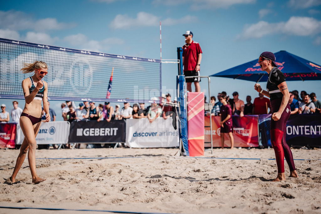 Beachvolleyball | Frauen | Deutsche Meisterschaften 2025 Timmendorfer Strand | 04.09.2025 | v.l. Nele Barber und Melanie Gernert jubeln
