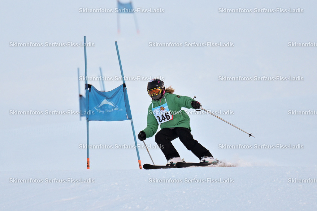 SRF_25.12.2025_0141 | Skirennfotos,Serfaus,Fiss,Ladis,Kinderskirennen,Winter,Tirol,Oberland,skirace,SFL,feelfree,weil wir's genießen,ski,Ski,skifahren,Sonnenplateau, - Realisiert mit Pictrs.com