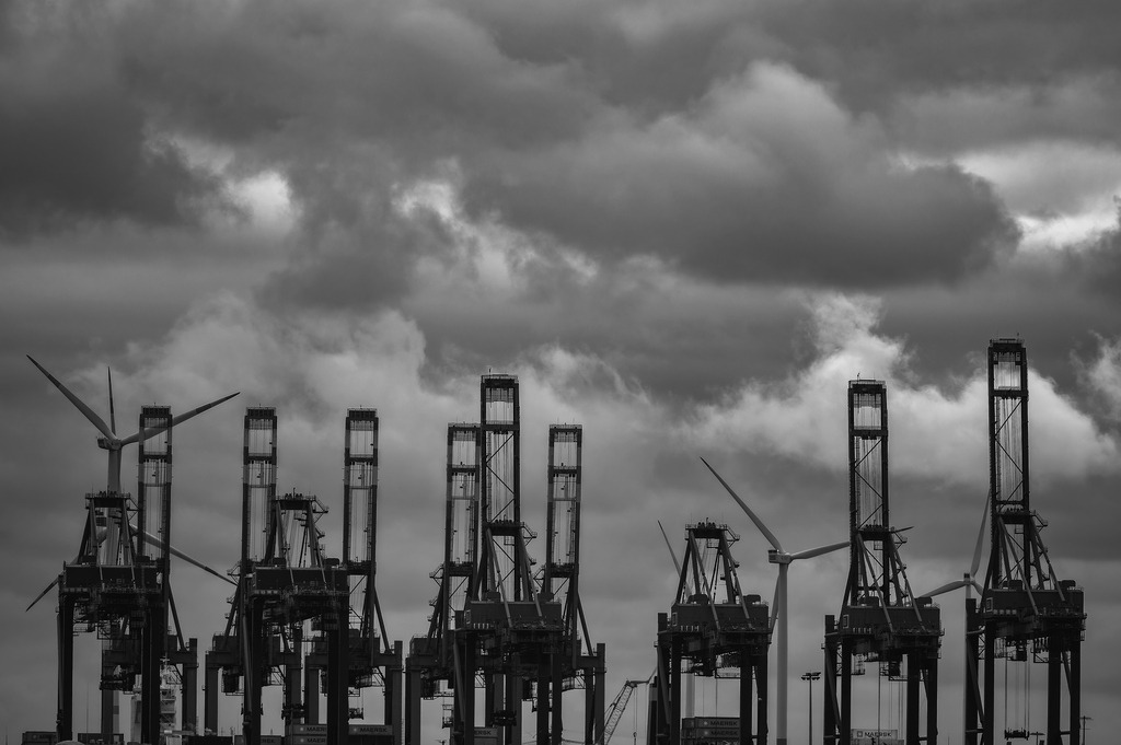 2025_03_12_HH-LANDUNGSBRUECKEN+HOLZHAFEN_MCP6392 sw | Hochwertig gedruckte Fotografien für die Wand, als Kalender und zum Verschenken. Hamburg & Norddeutschland und überall wo ich mit der Kamera unterwegs war.