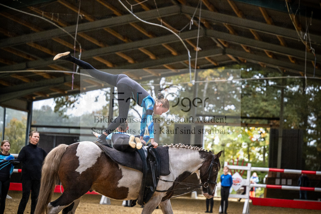 DOS_0155 | Entdecke hochwertige Reitturnierfotos von Foto Oger. Professionell, emotional und authentisch – jetzt Lieblingsmomente im Shop bestellen.Deutschlandweite Turnierfotografie. - Realisiert mit Pictrs.com