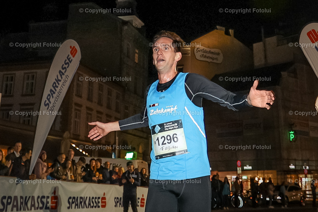 A-BINDER_20220922_0053 | LINZ,  AUSTRIA,22.Sept. 2022 - Night Run, Image shows Night Run.
Photo: Sportmediapics.com/ Manfred Binder
