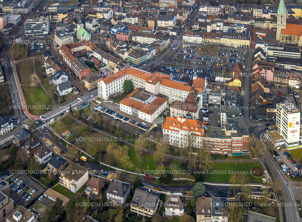 Hamm250201439Mitte | Luftbild, Johanniter-Kliniken Hamm Allgemeinkrankenhaus und Südring Parkanlage, hinten Parkplatz Santa-Monica-Platz Parkplätze Königstraße mit Wohnhäusern und Geschäftshäusern, Mitte, Hamm, Ruhrgebiet, Nordrhein-Westfalen, Deutschland