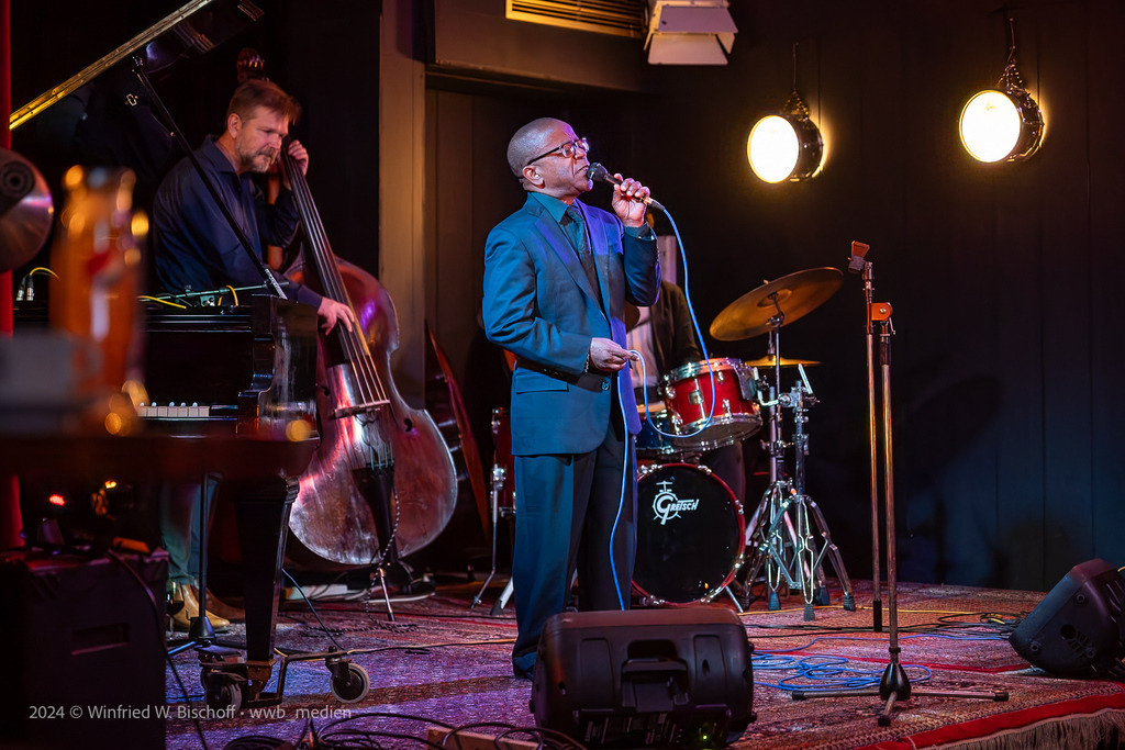 wwb-2411-0152 | <Fotografie> <Video> <Film> <Winfried Bischoff> - Realisiert mit Pictrs.com