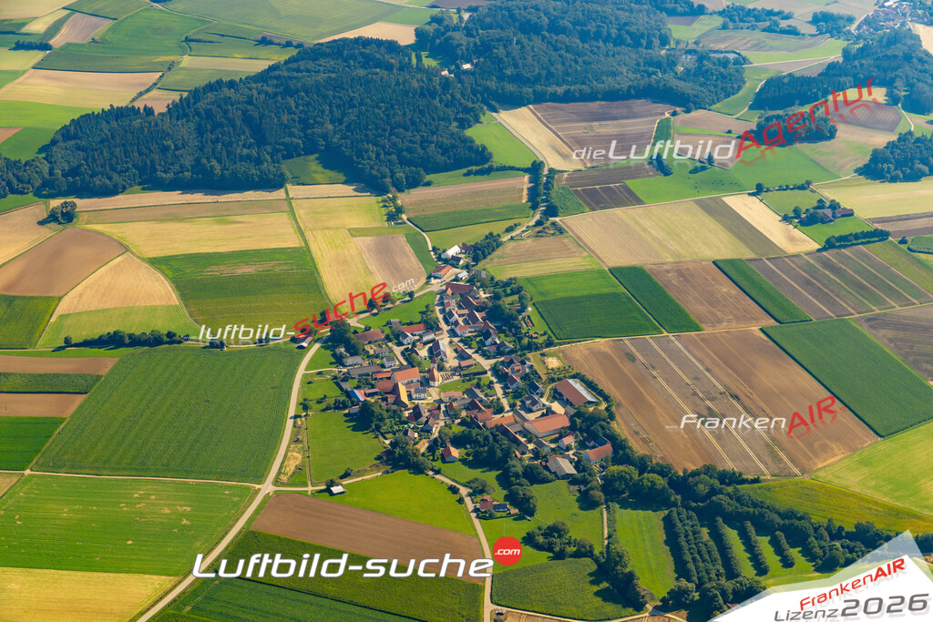 Das Luftbild zeigt : Dezenacker Burgheim - Die Luftaufnahme wurde 2024 vom UL-Flugzeug aus erstellt ( keine Drohne ) - Hochauflösende Luftaufnahme - Für grossformatige Ausdrucke geeignet. Die Geschenkidee !Mit Lizenz und Bildrechte bestellbar