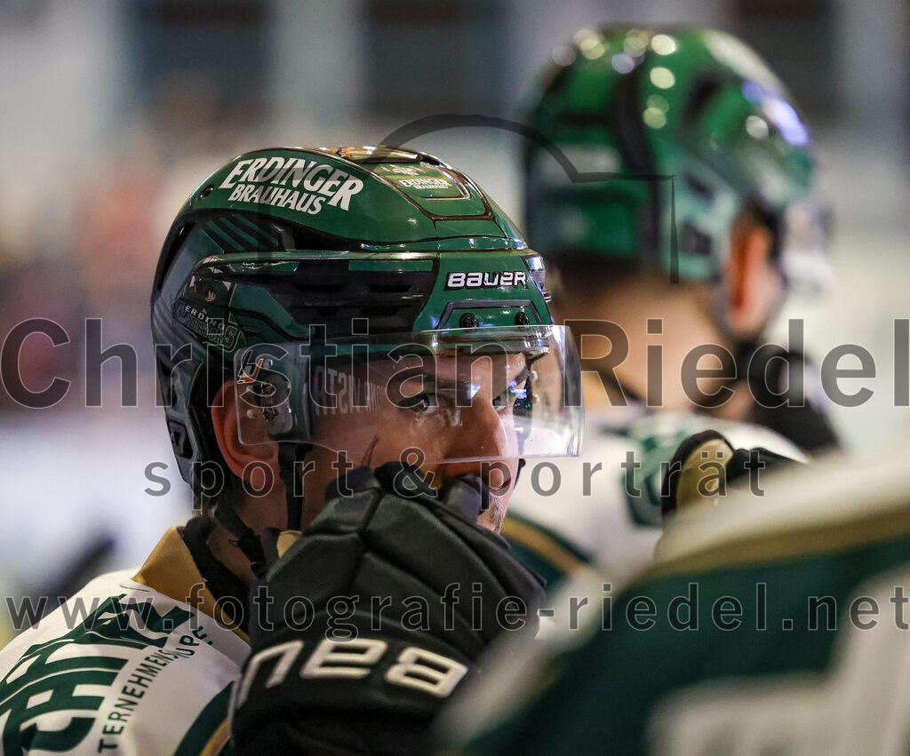 2026-01-06_095_TSV_Erding_gegen_EV_Lindau_Islanders | Erding, Deutschland, 06.01.2026:Eishockey, Oberliga Süd 2025 / 2026, 35. Spieltag, TSV Erding gegen EV Lindau Islanders, Endergebnis: 2:5Louis Trattner (Erding Gladiators, #7)Foto: Christian Riedel / fotografie-riedel.net