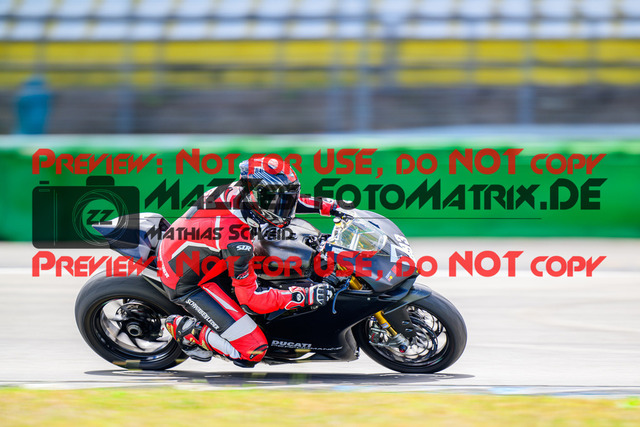 MaZZes_FotoMatrix_240615_6007705_9973 | ROT