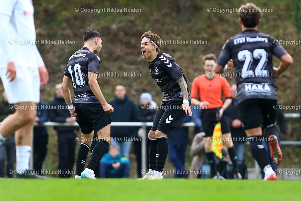 NH_TuSDassendorf_ETSVHamburg_OberligaHamburg_02042026 | #9 Nick Selutin (ETSV Hamburg) bejubelt zusammen mit #10 Erolind Krasniqi (ETSV Hamburg) seinen Treffer zum 0:1.Fußball I Herren I Gamesright Oberliga Hamburg I Saison 2025-2026  I 18. Spieltag I TuS Dassendorf - ETSV Hamburg I 02.04.2026 I Sportplatz Wendelweg