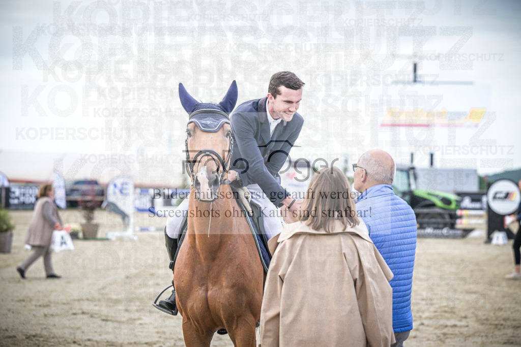 DOS_0101 | Entdecke hochwertige Reitturnierfotos von Foto Oger. Professionell, emotional und authentisch – jetzt Lieblingsmomente im Shop bestellen.Deutschlandweite Turnierfotografie. - Realisiert mit Pictrs.com