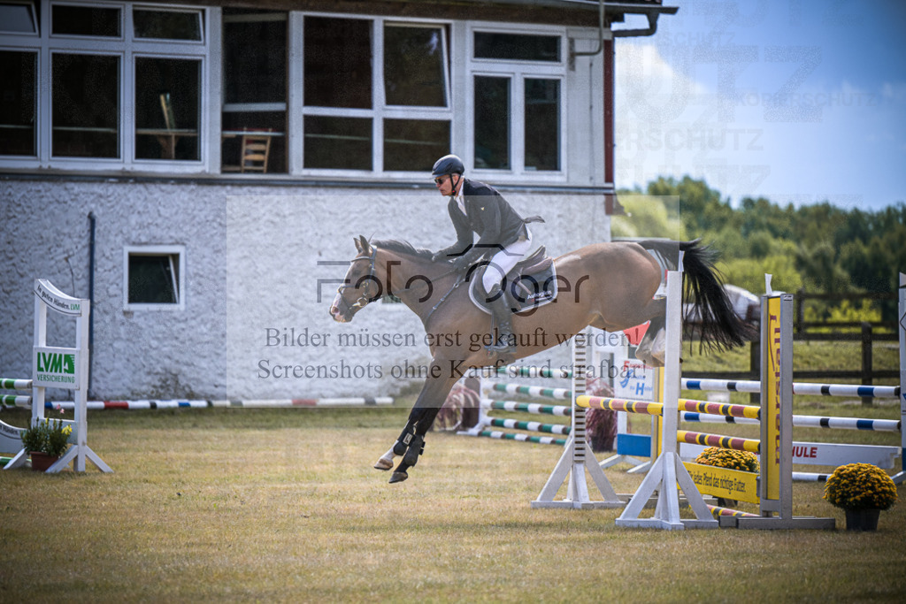 DOS_0894 | Entdecke hochwertige Reitturnierfotos von Foto Oger. Professionell, emotional und authentisch – jetzt Lieblingsmomente im Shop bestellen.Deutschlandweite Turnierfotografie. - Realisiert mit Pictrs.com