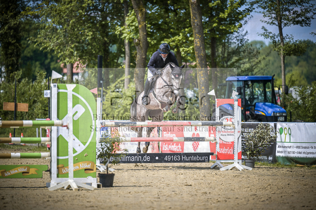 DOS_8463 | Entdecke hochwertige Reitturnierfotos von Foto Oger. Professionell, emotional und authentisch – jetzt Lieblingsmomente im Shop bestellen.Deutschlandweite Turnierfotografie. - Realisiert mit Pictrs.com