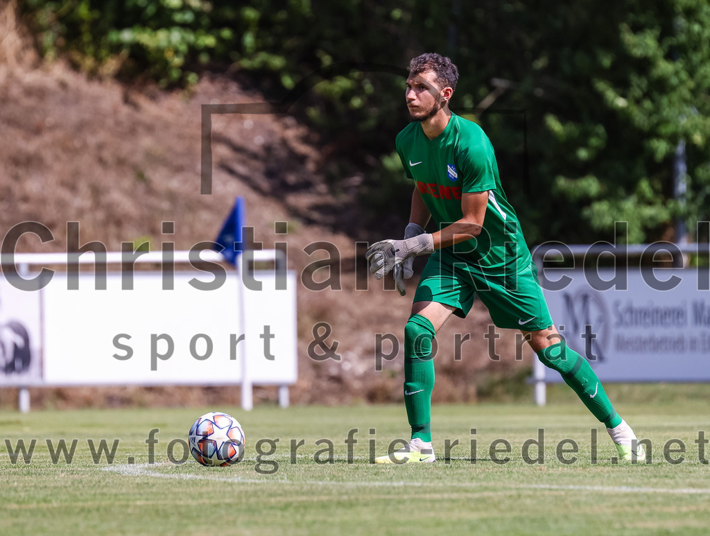 2023-07-22_125_FC_Eitting_gegen_FC_Moosinning | Eitting, Deutschland, 22.07.2023:
Fußball, Kreisliga 2023 / 2024, Testspiel, FC Eitting gegen FC Moosinning, Endergebnis: 0:4

Torwart Noah Mpatsios (FC Eitting, #1)

Foto: Christian Riedel / fotografie-riedel.net