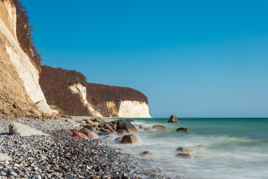 Kreidefelsen an der Küste der Ostsee auf der Insel Rügen | Kreidefelsen an der Küste der Ostsee auf der Insel Rügen.