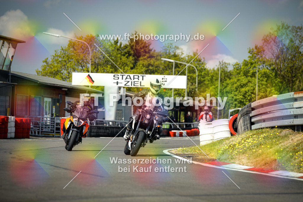 OBK_Mai_Volker_Adam-10583 | Hier findet Ihr Bilder von Touristenfahrten auf der Nürburgring Nordschleife oder von anderen Veranstaltungen die ich besucht habe. Viel Spass beim Durch Schauen 