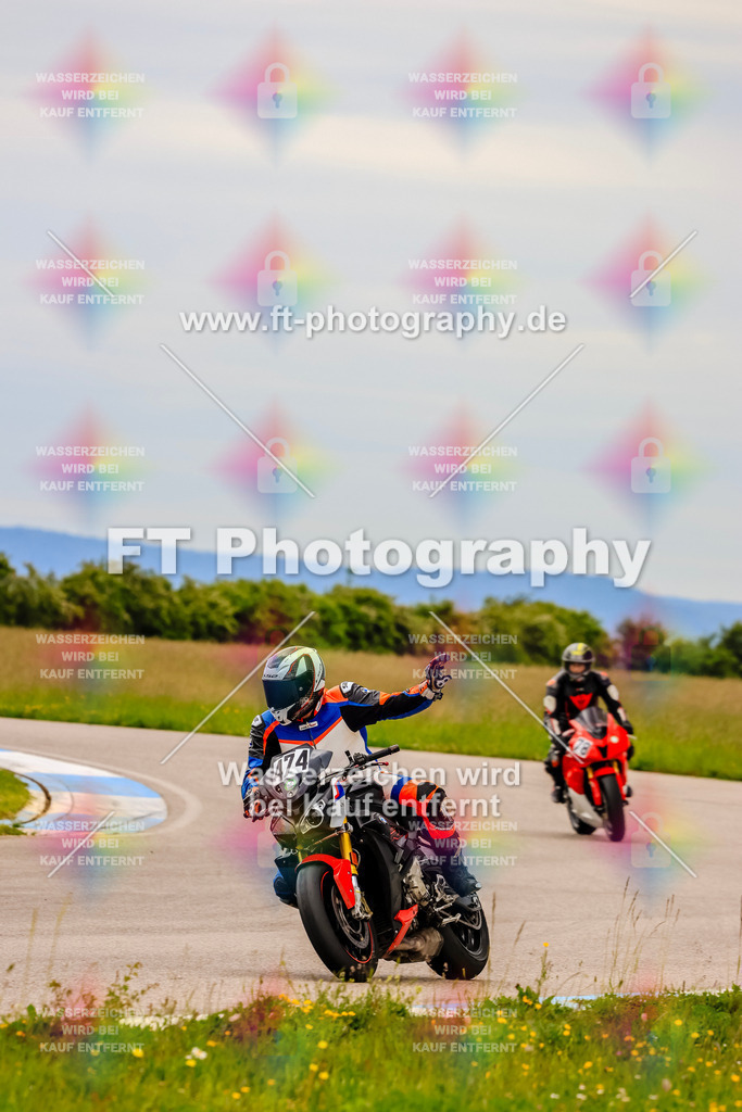 MotoTeam-2886 | Hier findet Ihr Bilder von Touristenfahrten auf der Nürburgring Nordschleife oder von anderen Veranstaltungen die ich besucht habe. Viel Spass beim Durch Schauen 