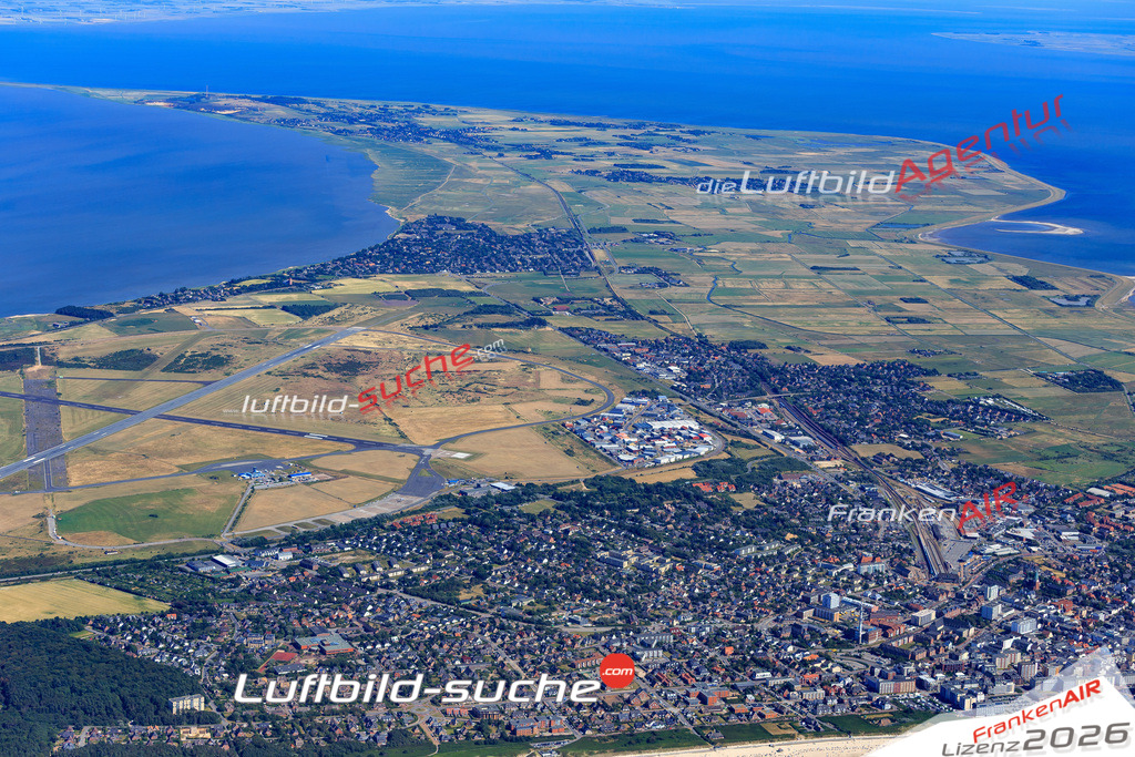 Die Luftbildaufnahme Westerland - Sylt wurde 2018 mittels Flugzeug (keine Drohne) erstellt. Perfekte Schärfe und Druck- Auflösung- Garantiert!