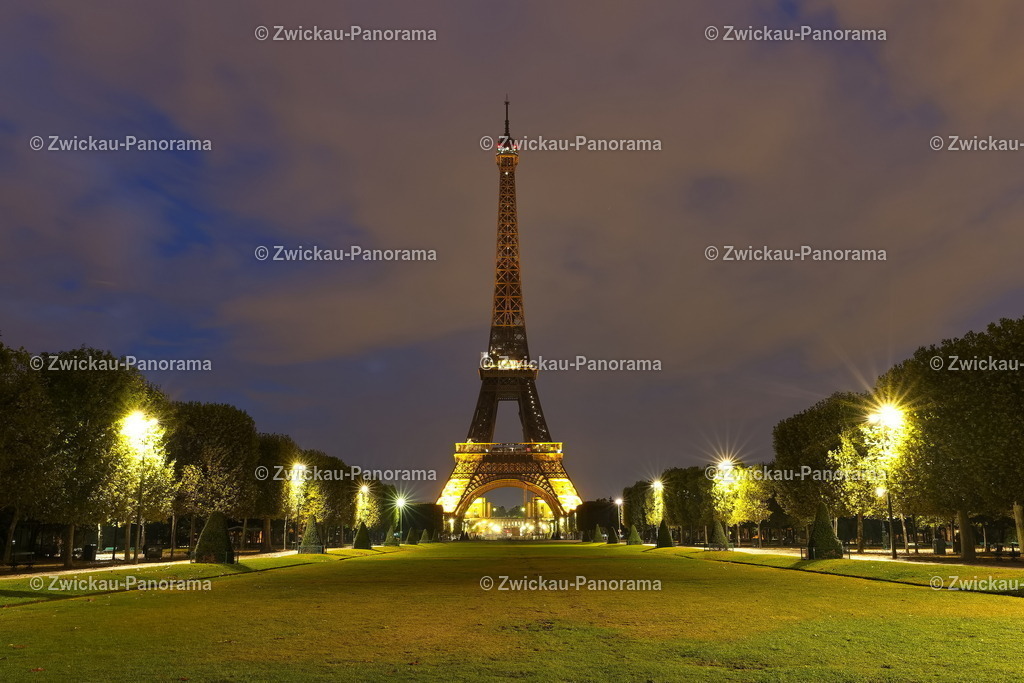 2022_08_Paris_126-CR01 | Urban. Natur. Panorama. Luftbild. 
Der Bildershop für aufregende Perspektiven!
Für Deko, Wandbild und Kalender!
Wir bringen LED-Bilder zum Leuchten!
