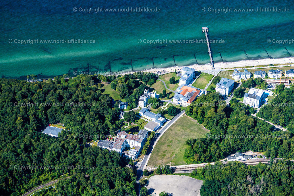 Heiligendamm_ELS_9044100822 | BAD DOBERAN 10.08.2022 Gebäudekomplex der Hotelanlage " Grand Hotel Heiligendamm " an der Prof.-Dr.-Vogel-Straße in Heiligendamm im Bundesland Mecklenburg-Vorpommern, Deutschland. Weiterführende Informationen bei: Grand Resort Heiligendamm GmbH & Co. KG. // Complex of the hotel building " Grand Hotel Heiligendamm " on Prof.-Dr.-Vogel-Strasse in Heiligendamm in the state Mecklenburg - Western Pomerania, Germany. Further information at: Grand Resort Heiligendamm GmbH & Co. KG. Foto: Martin Elsen