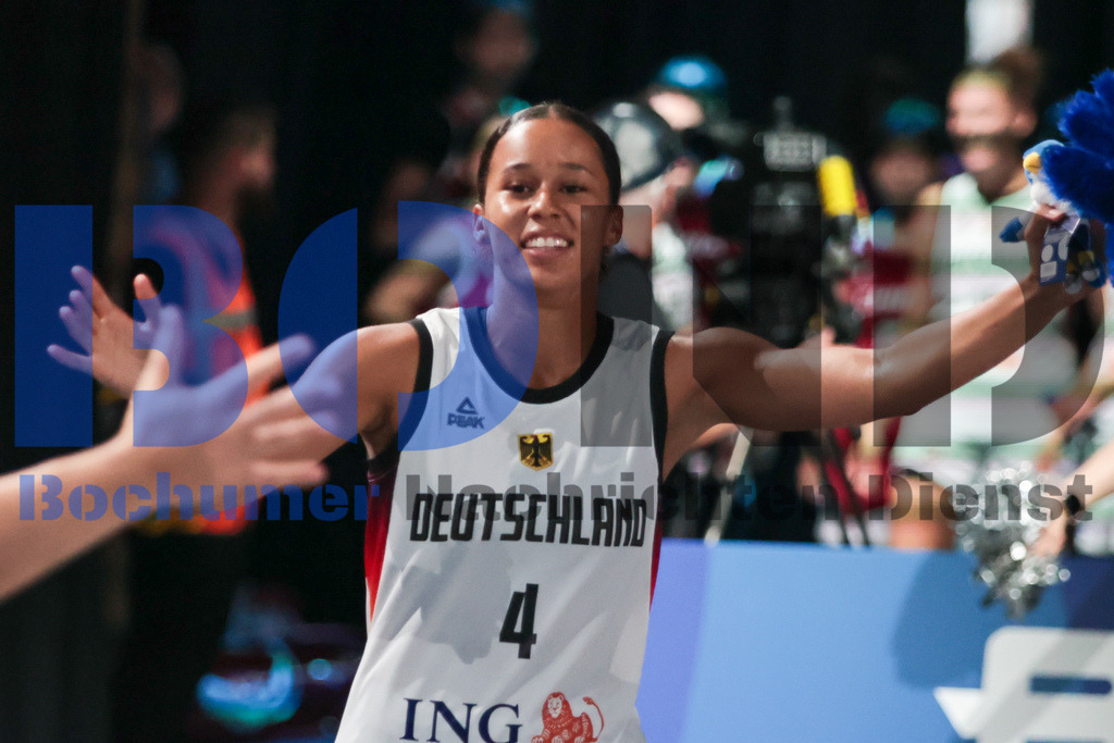 SES_RRG3x320250720-197 | bond - Realisiert mit Pictrs.com